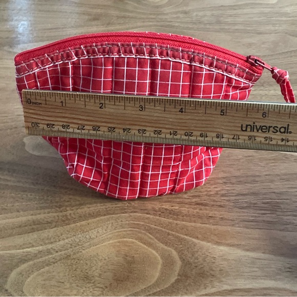 Like new cosmetics/toiletry bag - Picture 4 of 8